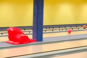 Bowling Quellenhof Bumper und Ballrampe (rot) von der Seite